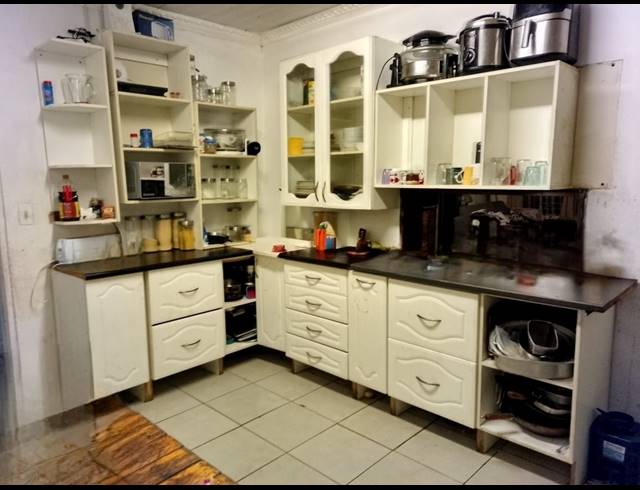 5 BEDROOM HOUSE FOR SALE IN OOS EINDE